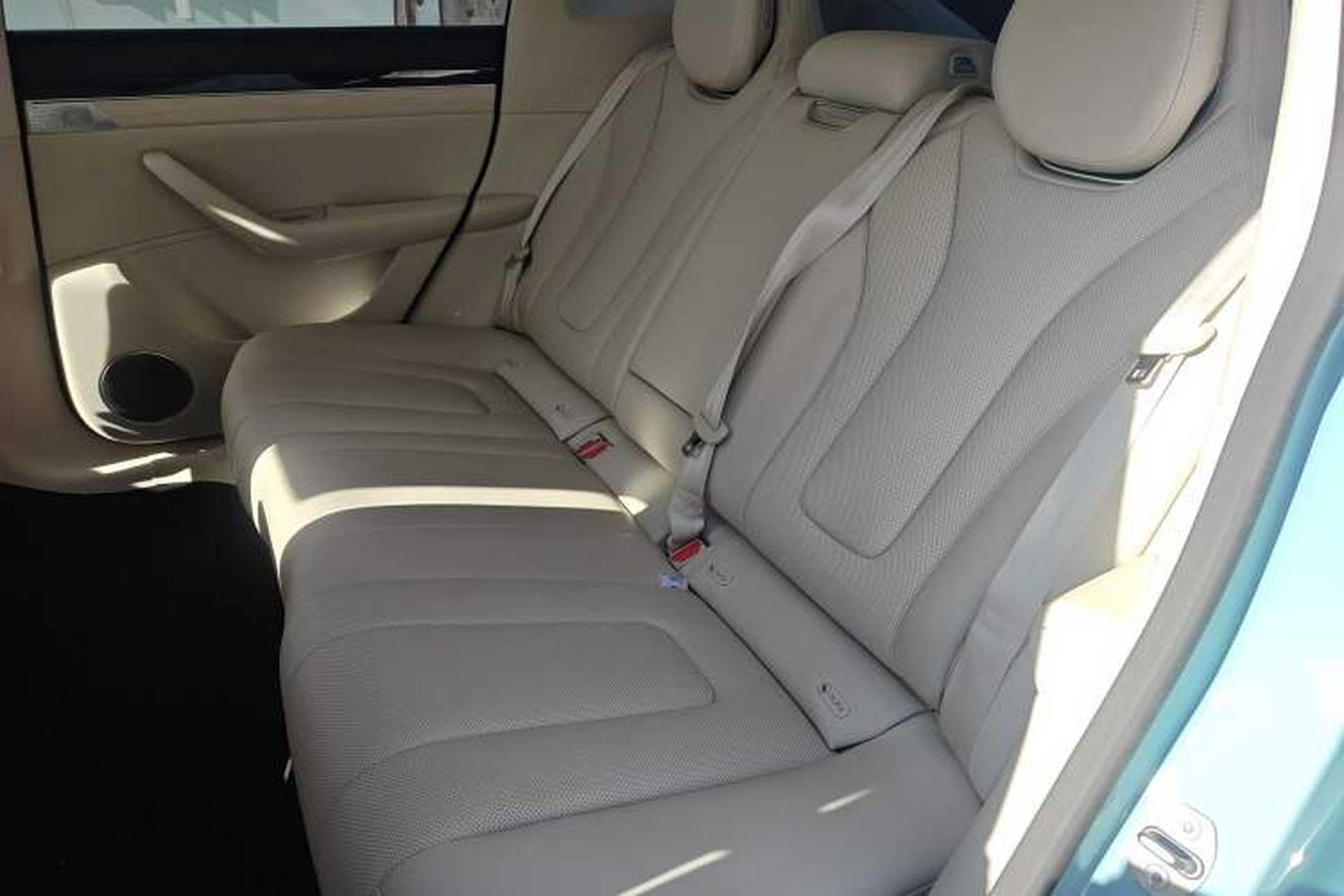 Used Hima Luxeed R7 2025 Range-Extended Version 251 km Max Left Rear Seat