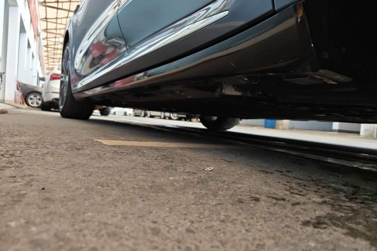 Used Hima Luxeed R7 2025 Range-Extended Version 251 km Max Left Side Sill