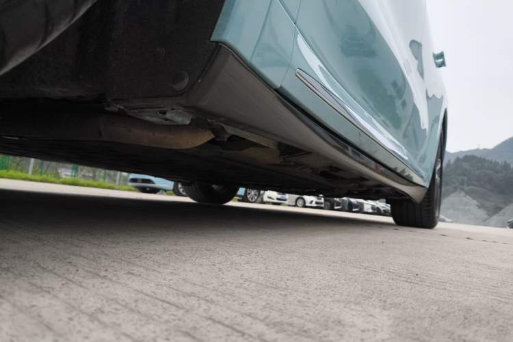 Used Hima Luxeed R7 2025 Range-Extended Version 251 km Max Left Side Sill