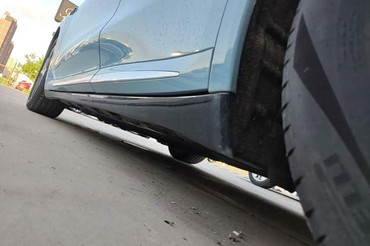 Used Hima Luxeed R7 2025 Range-Extended Version 251 km Max Left Side Sill
