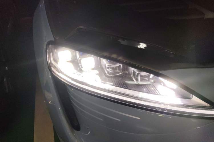 Used Hima Luxeed R7 2025 Range-Extended Version 360 km Max Right Front Headlight