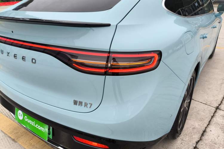 Used Hima Luxeed R7 2025 Range-Extended Version 251 km Max Right Rear Taillight