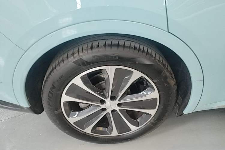 Used Hima Luxeed R7 2025 Range-Extended Version 251 km Max Right Rear Wheel Hub