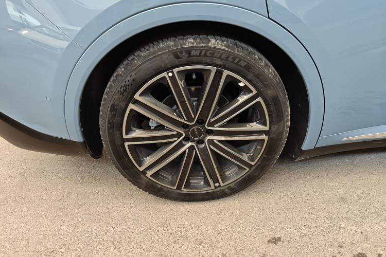 Used Hima Luxeed R7 2025 Range-Extended Version 251 km Max Right Rear Wheel Hub