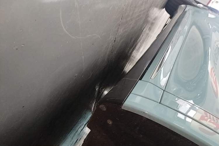 Used Hima Luxeed R7 2025 Range-Extended Version 251 km Max Right Side Sill