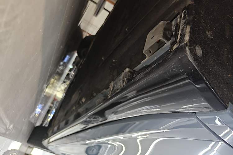 Used Hima Luxeed R7 2025 Extended-Range 331km Ultra Right Side Sill