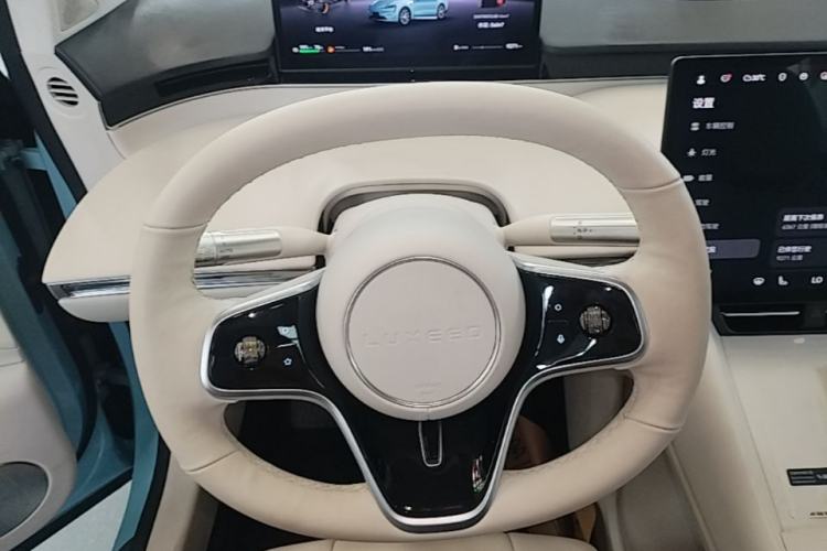 Used Hima Luxeed R7 2025 Range-Extended Version 251 km Max Steering Wheel