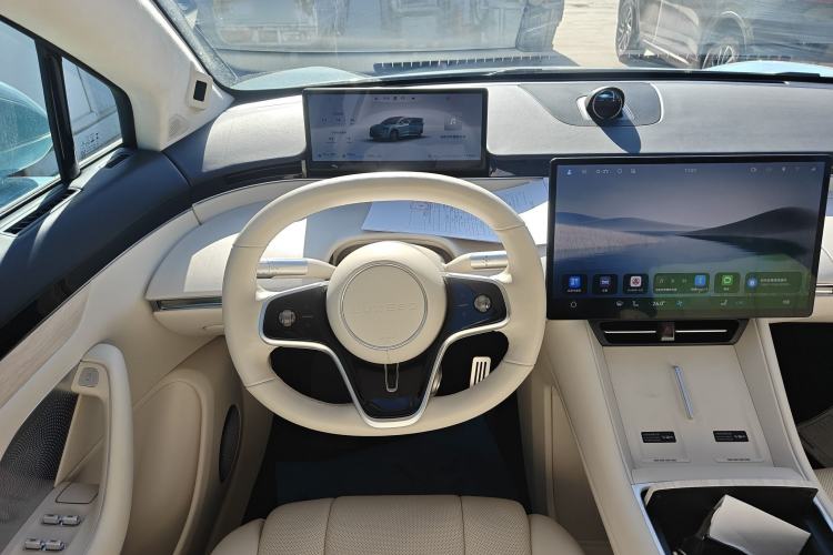 Used Hima Luxeed R7 2025 Range-Extended Version 251 km Max Steering Wheel
