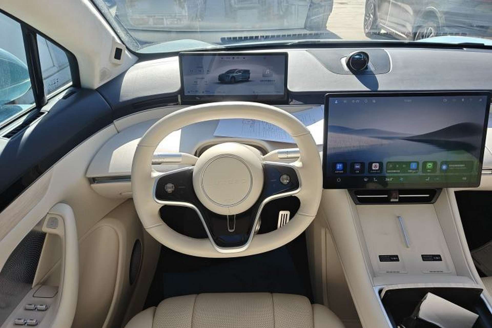 Used Hima Luxeed R7 2025 Range-Extended Version 251 km Max Steering Wheel