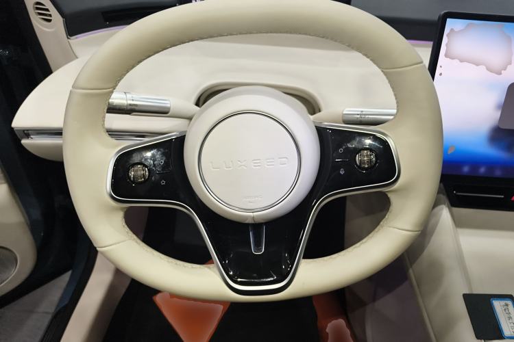 Used Hima Luxeed R7 2025 Extended-Range 331km Ultra Steering Wheel