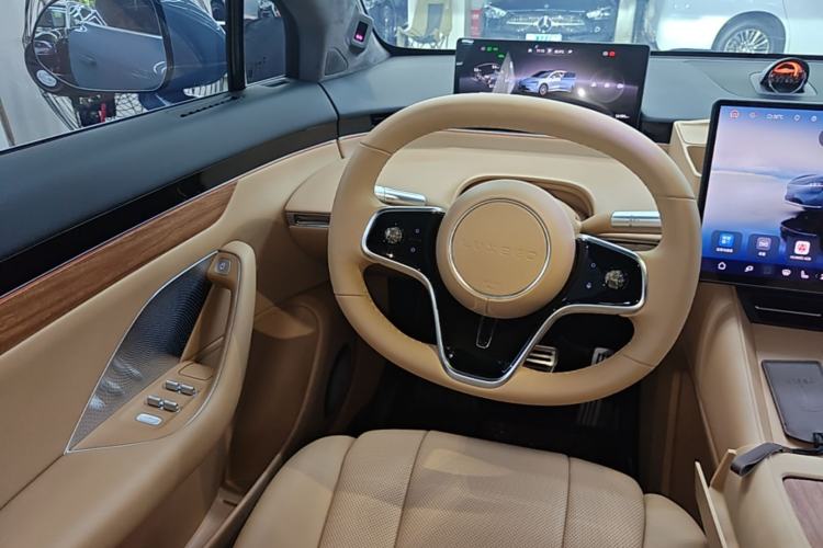 Used Hima Luxeed R7 2025 Extended-Range 331km Ultra Steering Wheel