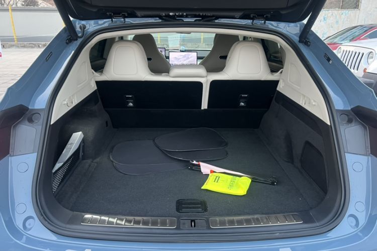 Used Hima Luxeed R7 2025 Range-Extended Version 251 km Max Trunk
