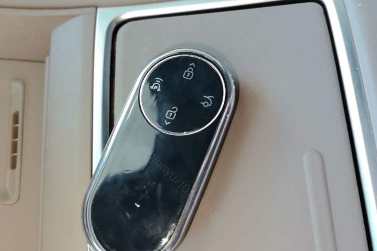 Used Hima Luxeed R7 2025 Range-Extended Version 251 km Max Vehicle Key