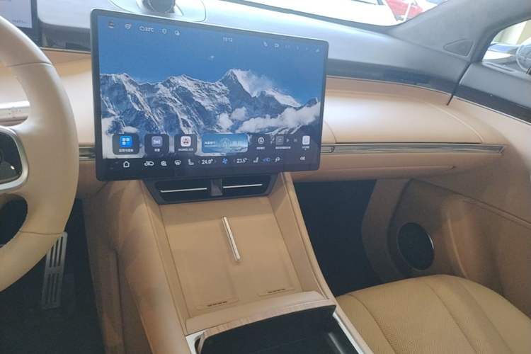 Used Hima Luxeed R7 2025 Extended-Range 331km Ultra Audio And AC Panel