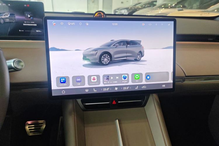 Used Hima Luxeed R7 2025 Range-Extended Version 251 km Max Audio And AC Panel
