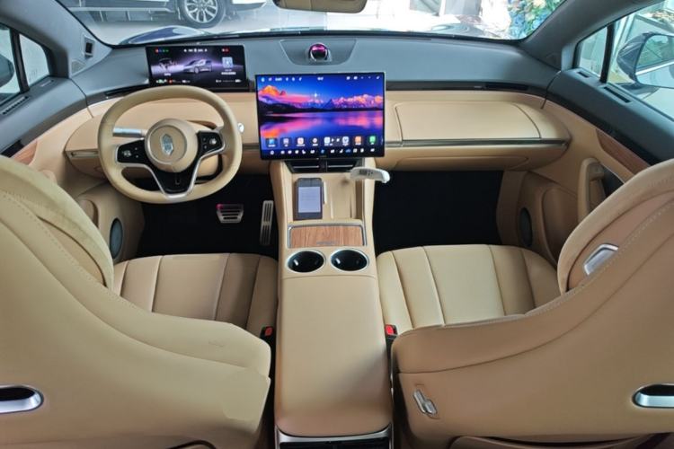 Used Hima Luxeed R7 2025 Extended-Range 331km Ultra Center Console
