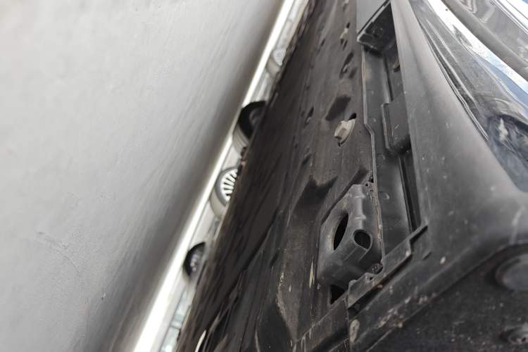 Used Hima Luxeed R7 2025 Range-Extended Version 251 km Max Chassis Front Right
