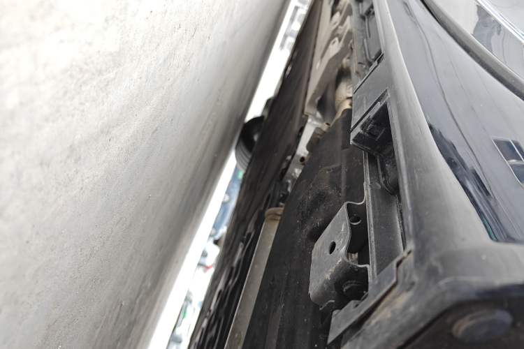 Used Hima Luxeed R7 2025 Range-Extended Version 251 km Max Chassis Rear Left