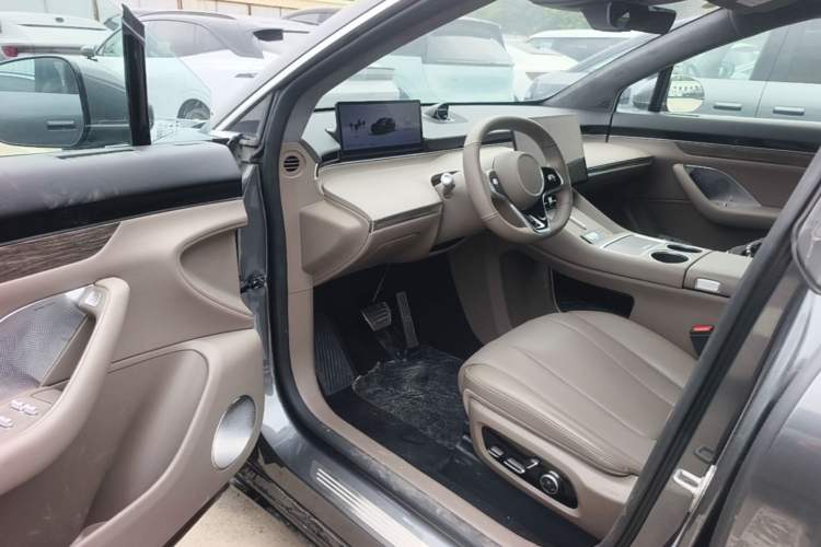 Used Hima Luxeed R7 2025 Extended-Range 331km Ultra Driver Seat