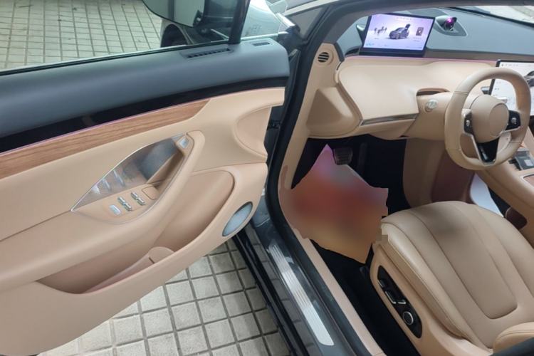 Used Hima Luxeed R7 2025 Extended-Range 331km Ultra Driver Seat