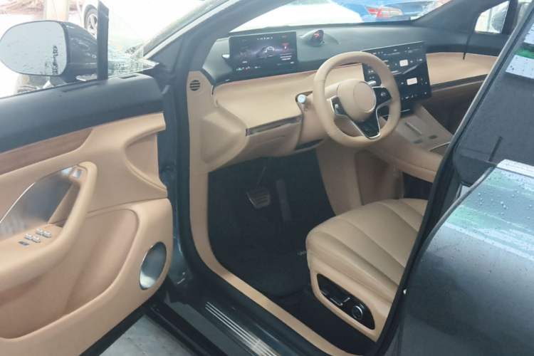 Used Hima Luxeed R7 2025 Extended-Range 331km Ultra Driver Seat