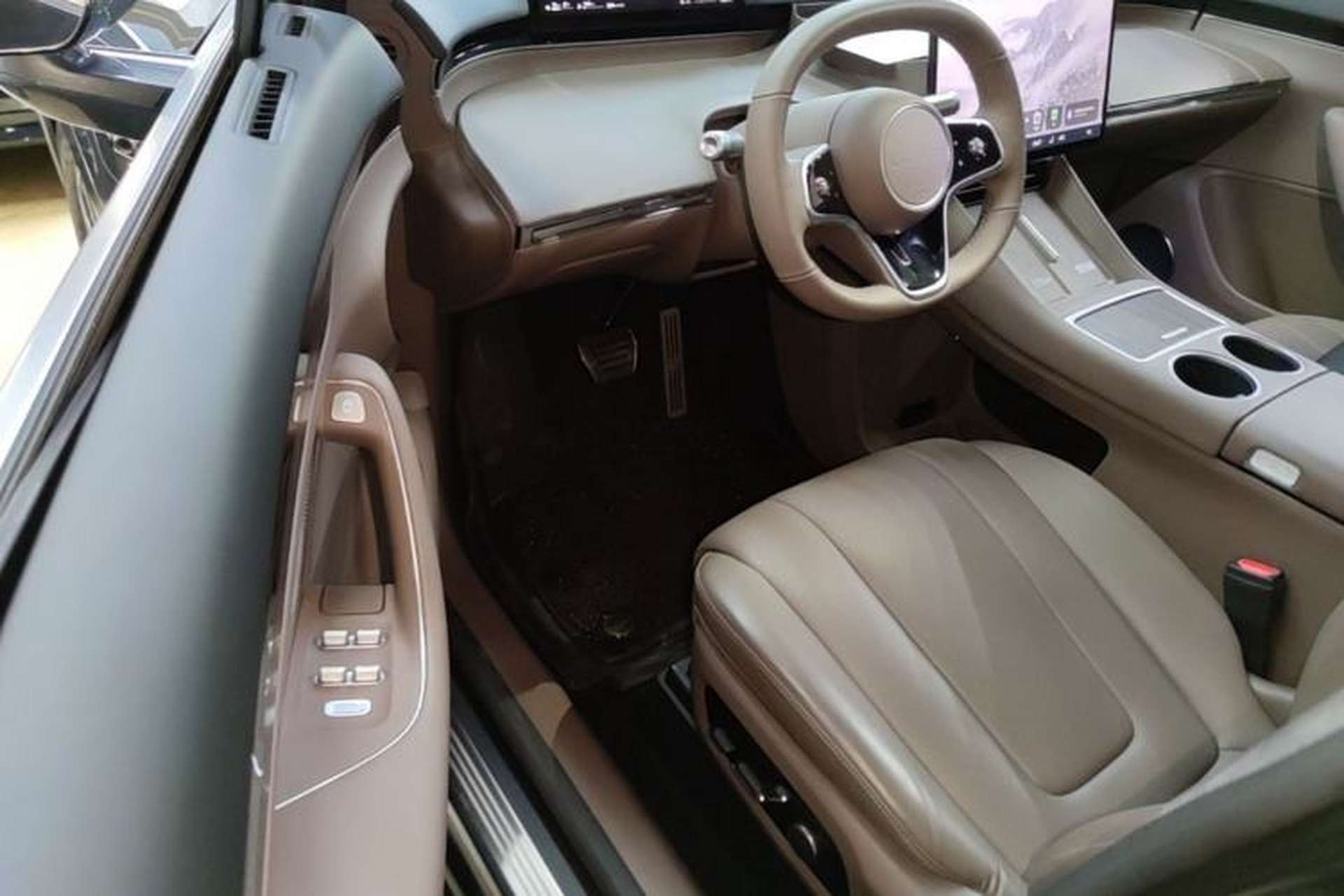 Used Hima Luxeed R7 2025 Range-Extended Version 251 km Max Driver Seat