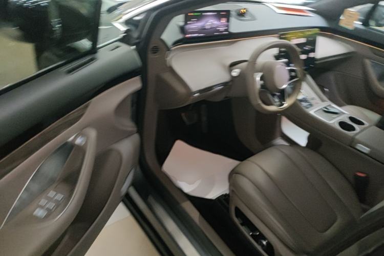 Used Hima Luxeed R7 2025 Range-Extended Version 251 km Max Driver Seat