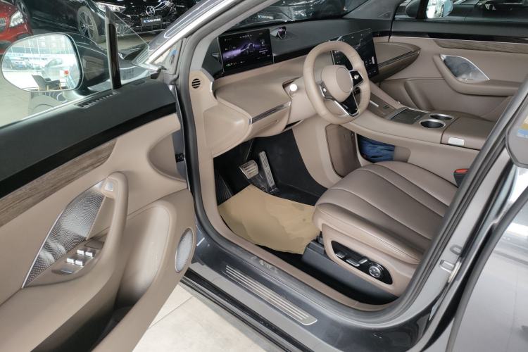 Used Hima Luxeed R7 2025 Range-Extended Version 251 km Max Driver Seat