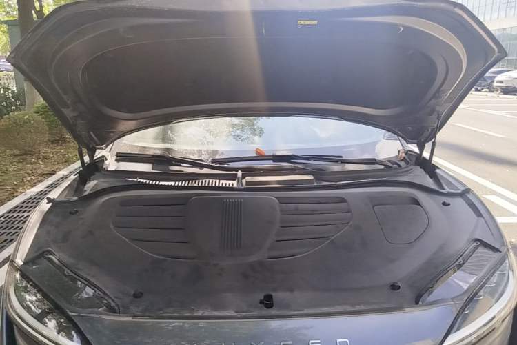 Used Hima Luxeed R7 2025 Range-Extended Version 251 km Max Engine Bay