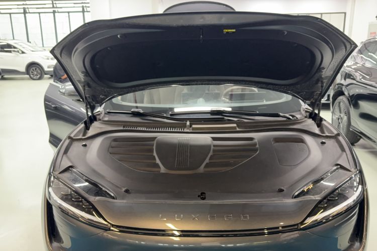 Used Hima Luxeed R7 2025 Range-Extended Version 251 km Max Engine Bay