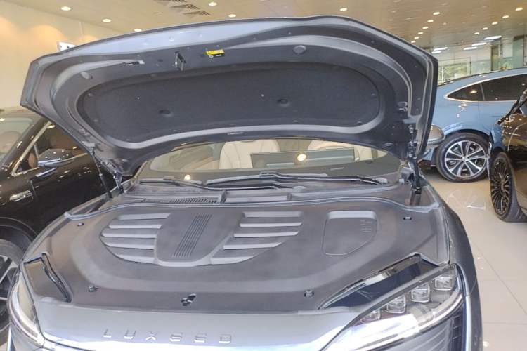 Used Hima Luxeed R7 2025 Extended-Range 331km Ultra Engine Bay