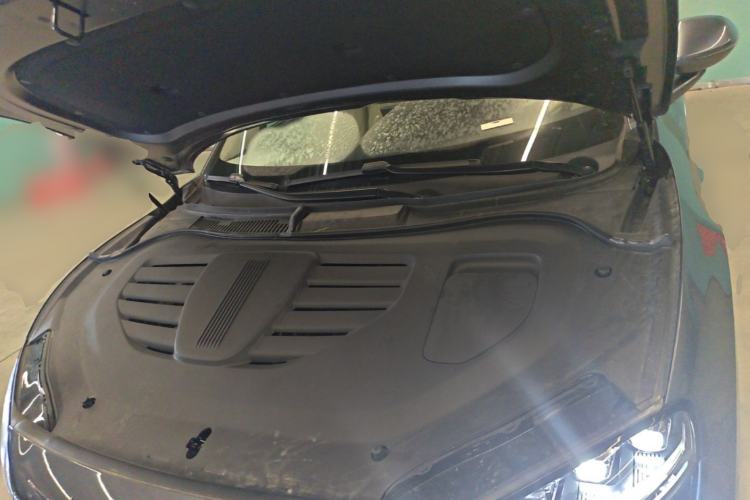 Used Hima Luxeed R7 2025 Range-Extended Version 251 km Max Engine Bay