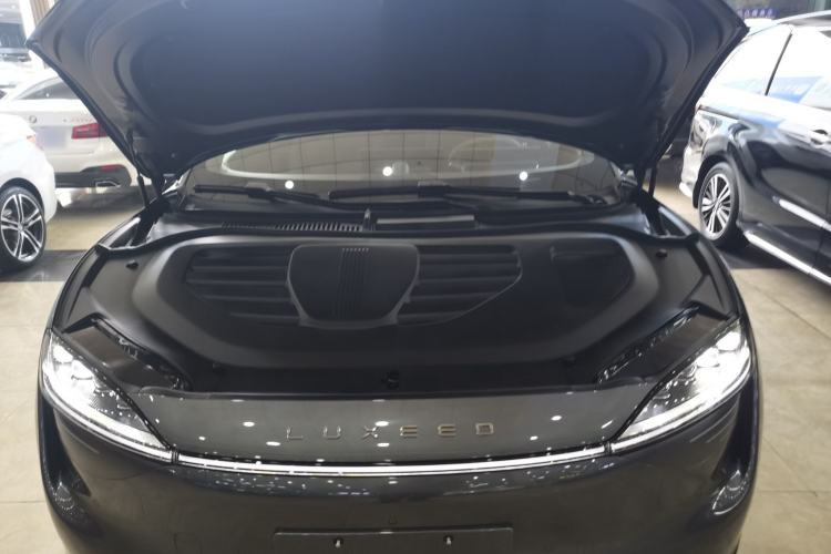 Used Hima Luxeed R7 2025 Range-Extended Version 251 km Max Engine Bay