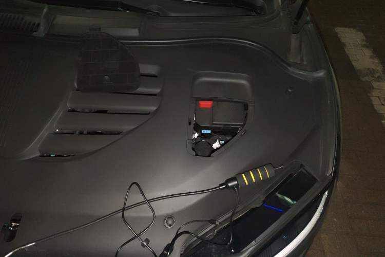 Used Hima Luxeed R7 2025 Range-Extended Version 251 km Max Engine Bay Left