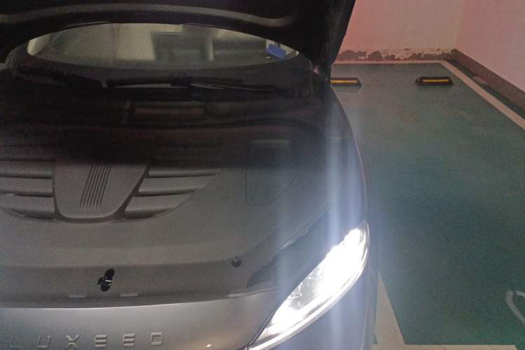 Used Hima Luxeed R7 2025 Range-Extended Version 251 km Max Engine Bay Left