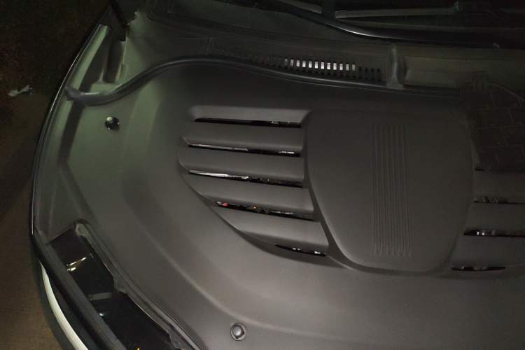 Used Hima Luxeed R7 2025 Range-Extended Version 251 km Max Engine Bay Right
