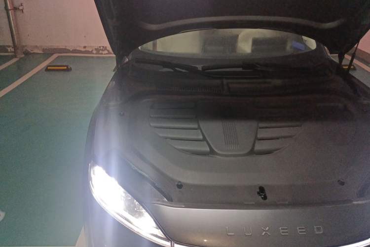 Used Hima Luxeed R7 2025 Range-Extended Version 251 km Max Engine Bay Right