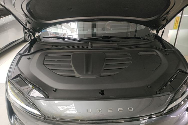 Used Hima Luxeed R7 2025 Range-Extended Version 251 km Max Engine Bay