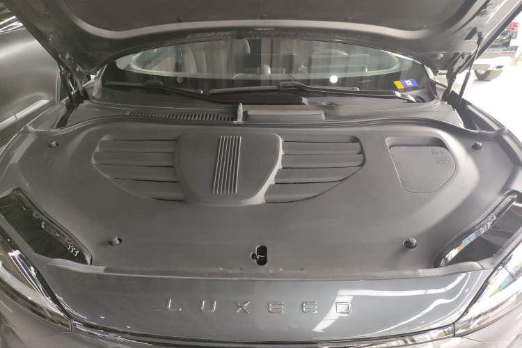 Used Hima Luxeed R7 2025 Range-Extended Version 251 km Max Engine Bay