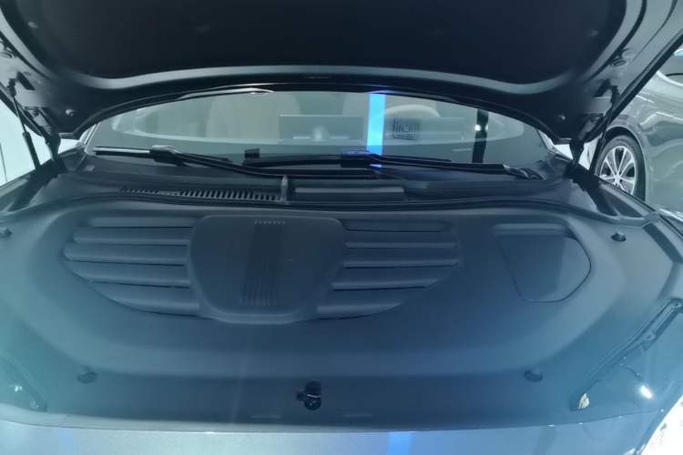 Used Hima Luxeed R7 2025 Range-Extended Version 251 km Max Engine Bay