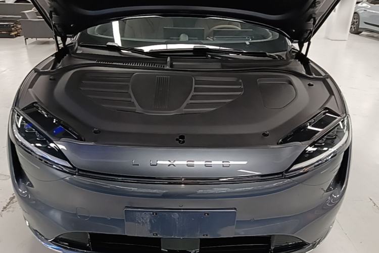 Used Hima Luxeed R7 2025 Range-Extended Version 251 km Max Engine Bay