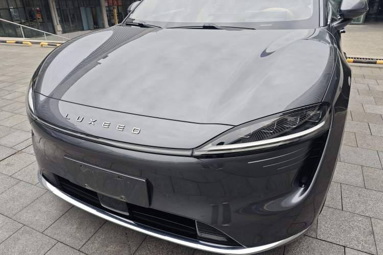Used Hima Luxeed R7 2025 Range-Extended Version 251 km Max Exterior 1