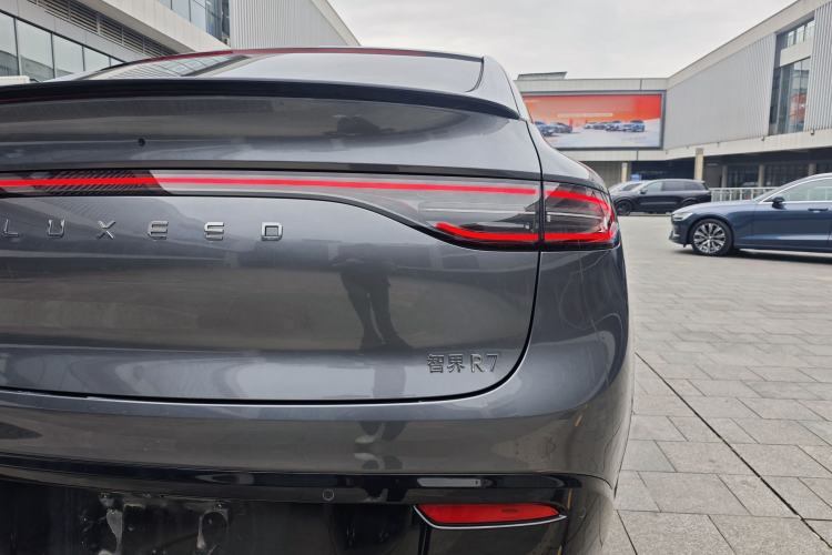 Used Hima Luxeed R7 2025 Range-Extended Version 251 km Max Exterior 11