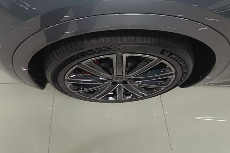 Used Hima Luxeed R7 2025 Extended-Range 331km Ultra Exterior 4