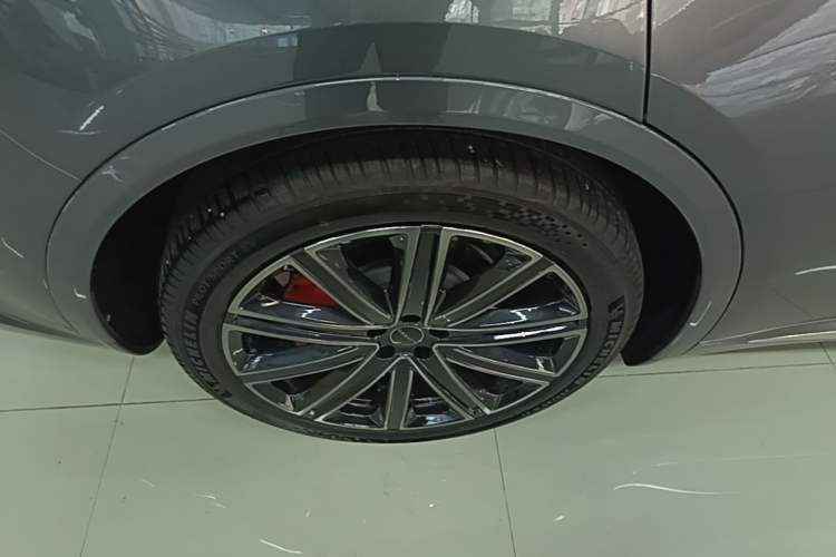 Used Hima Luxeed R7 2025 Extended-Range 331km Ultra Exterior 5