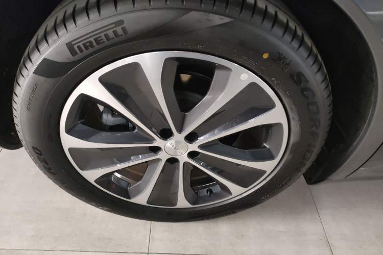 Used Hima Luxeed R7 2025 Range-Extended Version 251 km Max Exterior 5