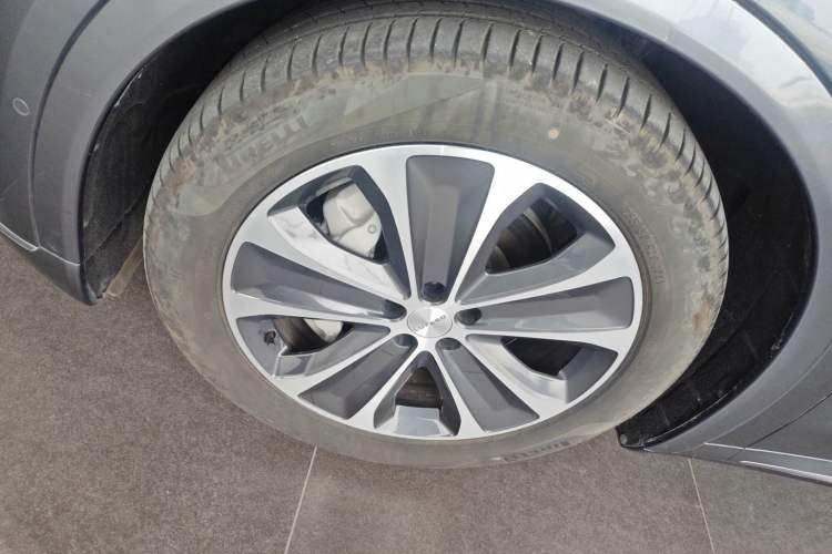 Used Hima Luxeed R7 2025 Range-Extended Version 251 km Max Exterior 7