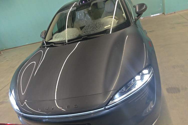 Used Hima Luxeed R7 2025 Range-Extended Version 251 km Max Front