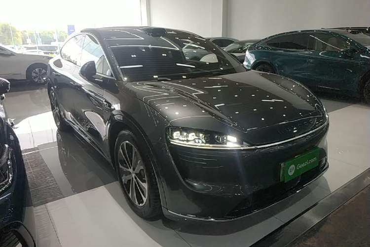 Used Hima Luxeed R7 2025 Range-Extended Version 251 km Max Front Right 45 Deg