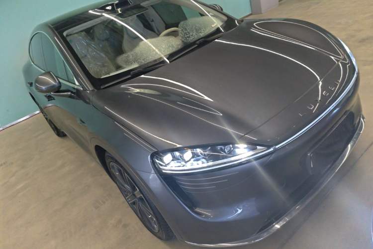 Used Hima Luxeed R7 2025 Range-Extended Version 251 km Max Front Right 45 Deg